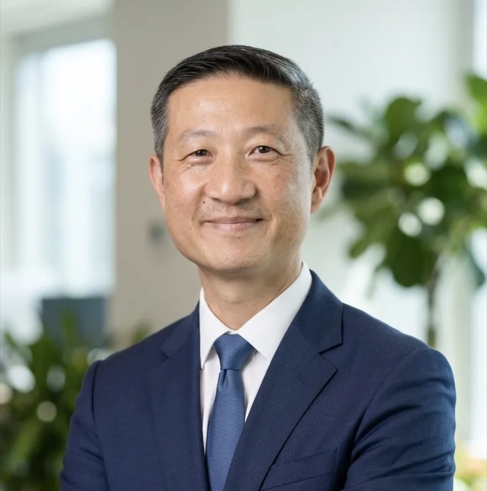 Thomas Lee — Hardware Operations & Manufacturing Advisor